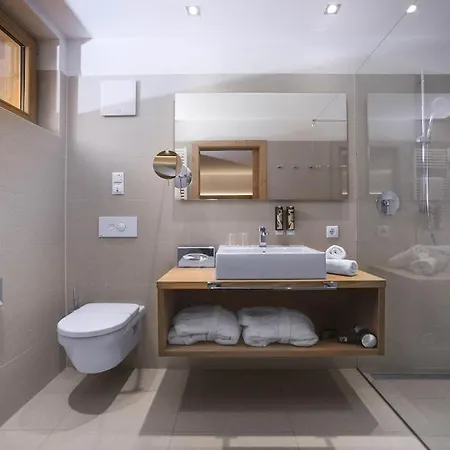 Hotel Floralpina 4*