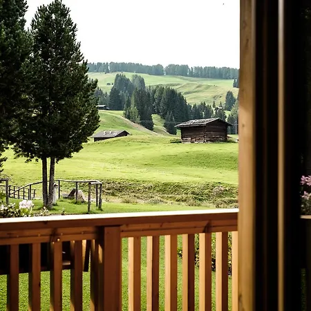 Floralpina Hotel 4*